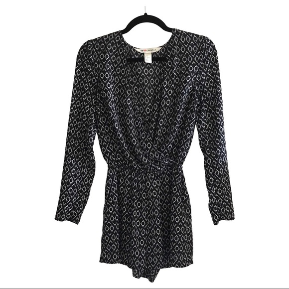 H&M Pants - V-Neck Long Sleeve Diamond Print Romper